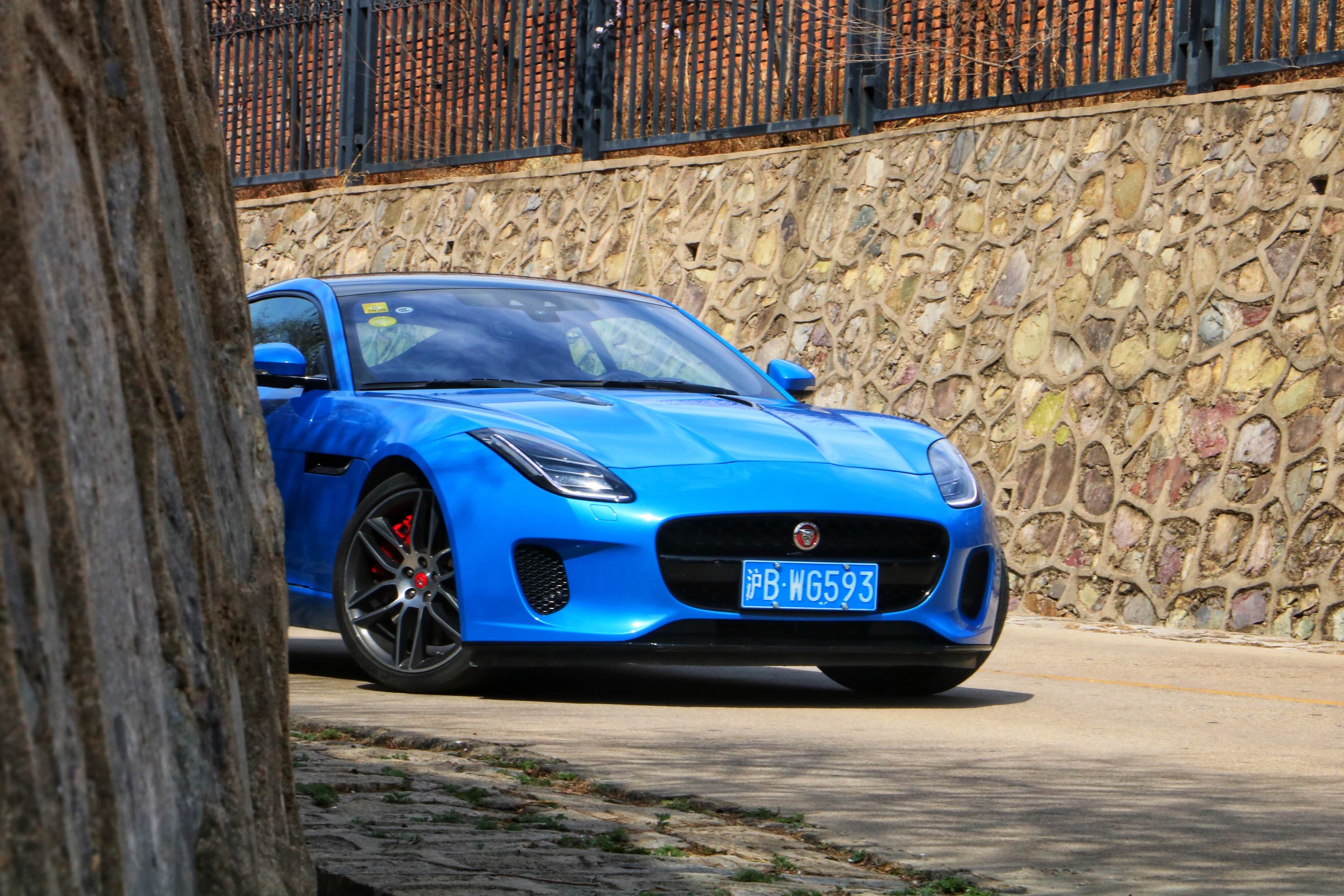 与“赫本”独享二人世界，焦点测试F-TYPE2.0T