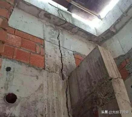 窗户掉下去砸死人赔偿问题,窗户玻璃掉下来砸死人了怎么办