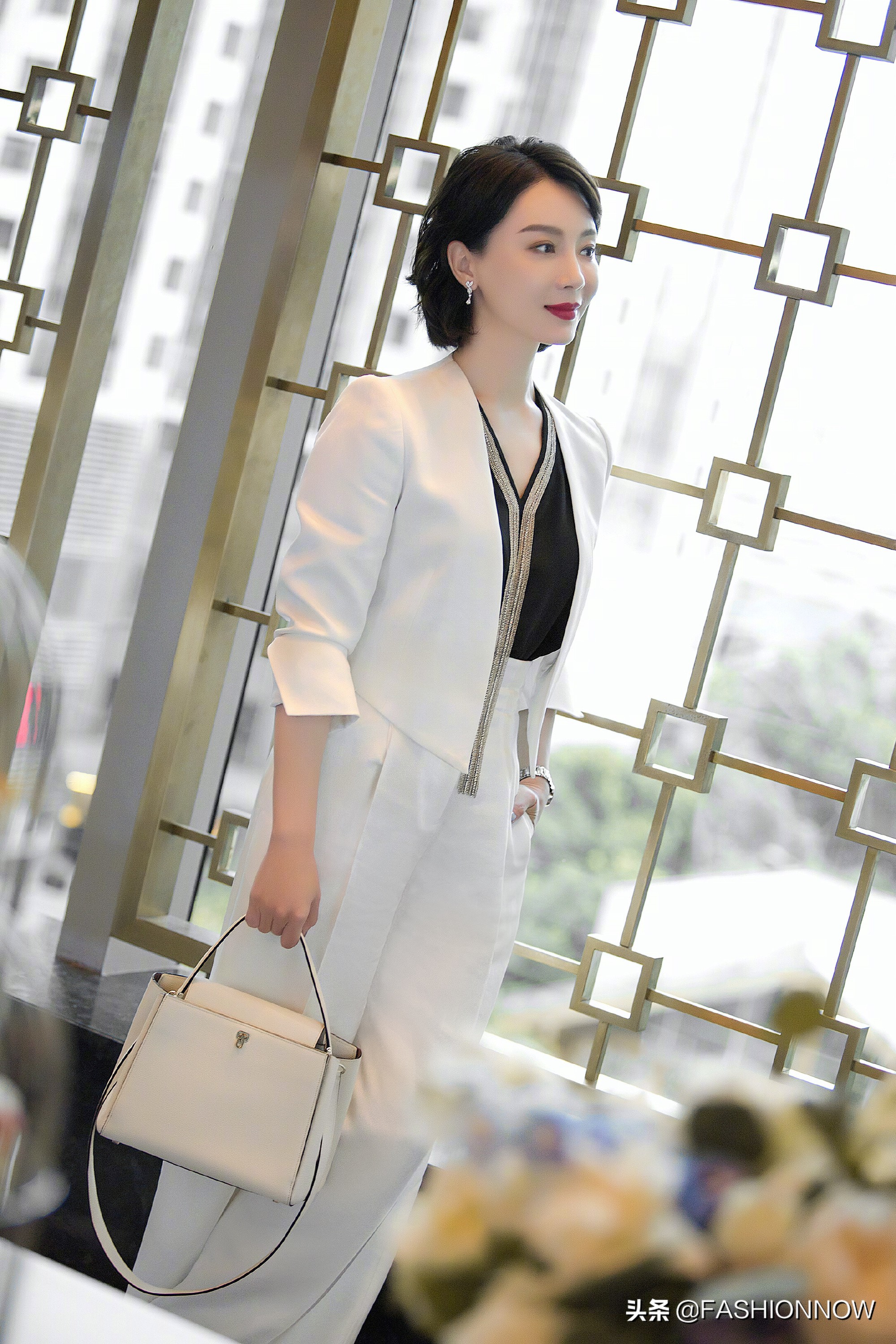 陈数斯黛拉蓝色套装,陈数不愧是中年女性穿搭教科书