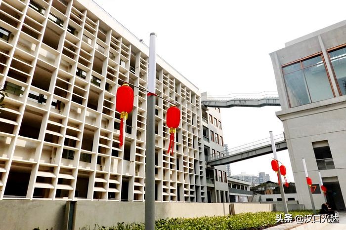 闹市中又一处年轻人文创新乐园——“大智*界无**·空中小镇”