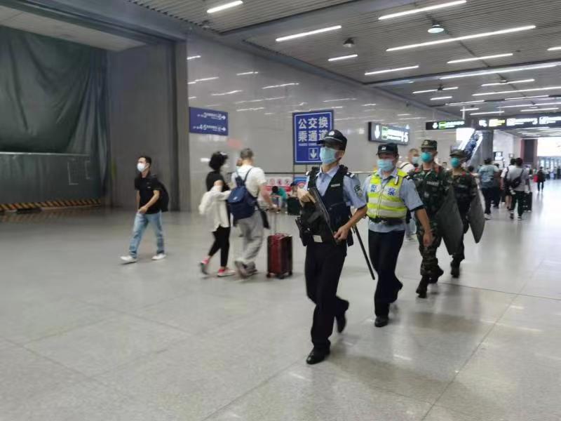 成都公安圆满完成国庆安保工作全市社会治安大局平稳有序