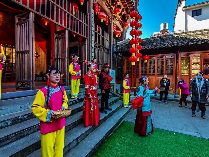 新安江山水画廊景区村落,漳潭古村