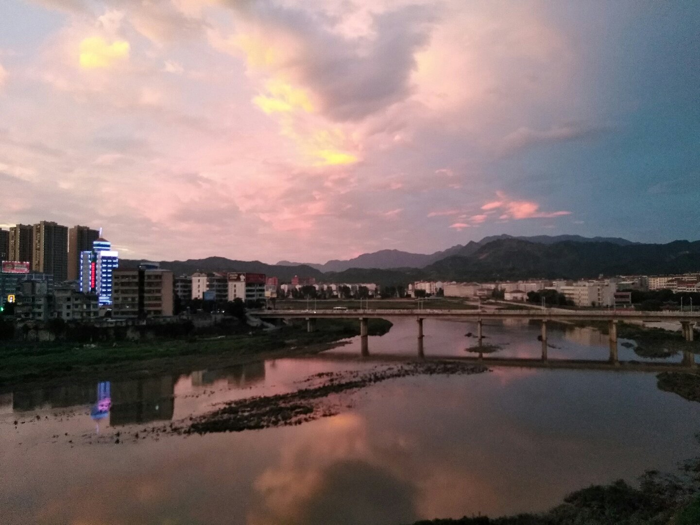 鏉庡嫞鏁呴噷,鍗庡枽鏁呴噷