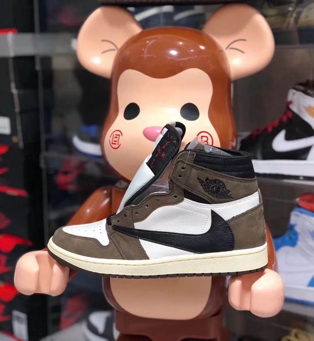 涨见识了!原来很多开宝马的都有一面鞋墙,穿的球鞋不上千就上万