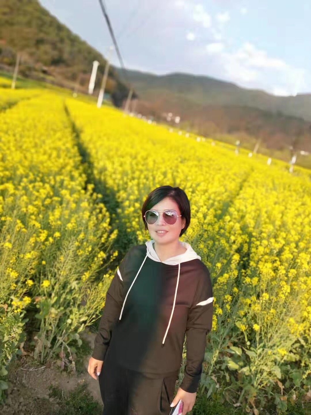 春风吹绿青龙峡举家出游乐融融