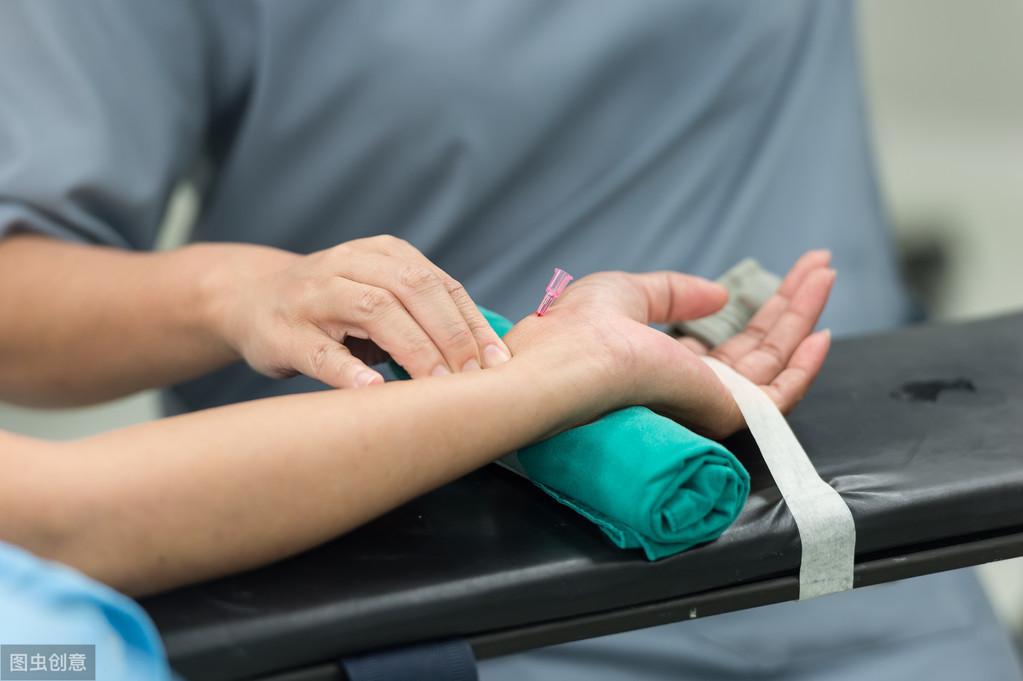 子宫肌瘤腺肌症老出血能动手术吗,子宫腺肌瘤介入栓塞后遗症