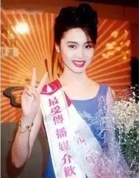 李嘉欣邱淑贞对比,邱淑贞王祖贤腿长