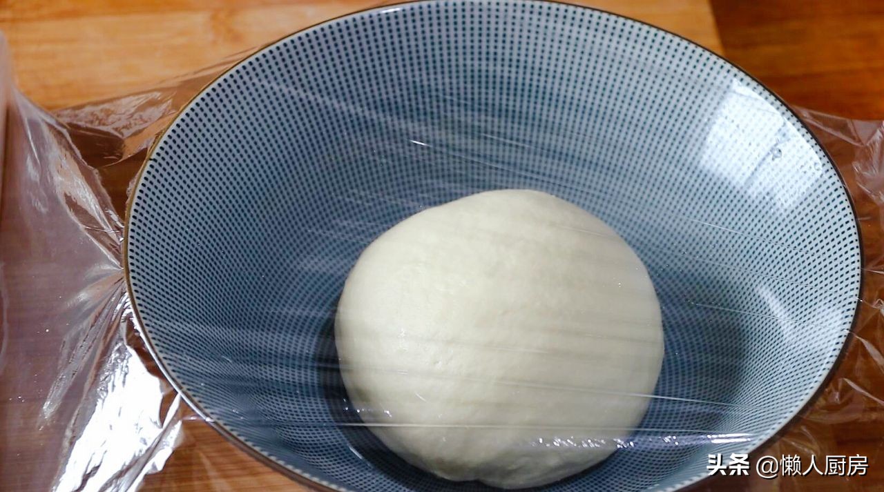 6两面粉多少克白糖和水,6两面粉用多少水