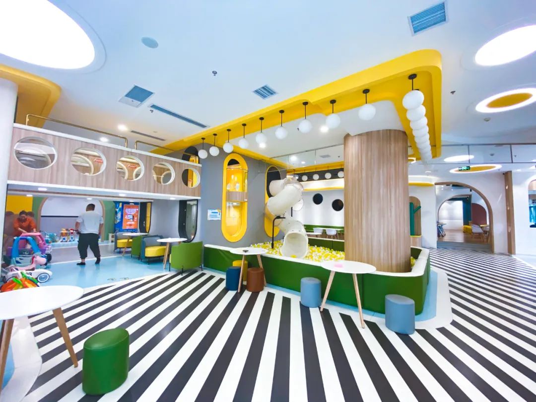 和娃一起学游泳,这家亲子游泳馆真的适合遛娃