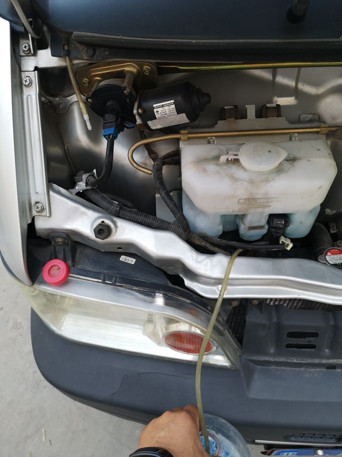 东风小康k02喷水壶电机卡死不转,继续维修