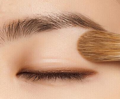 割双眼皮后眼角有点红肿怎么办,割双眼皮后眼睛发炎怎么办