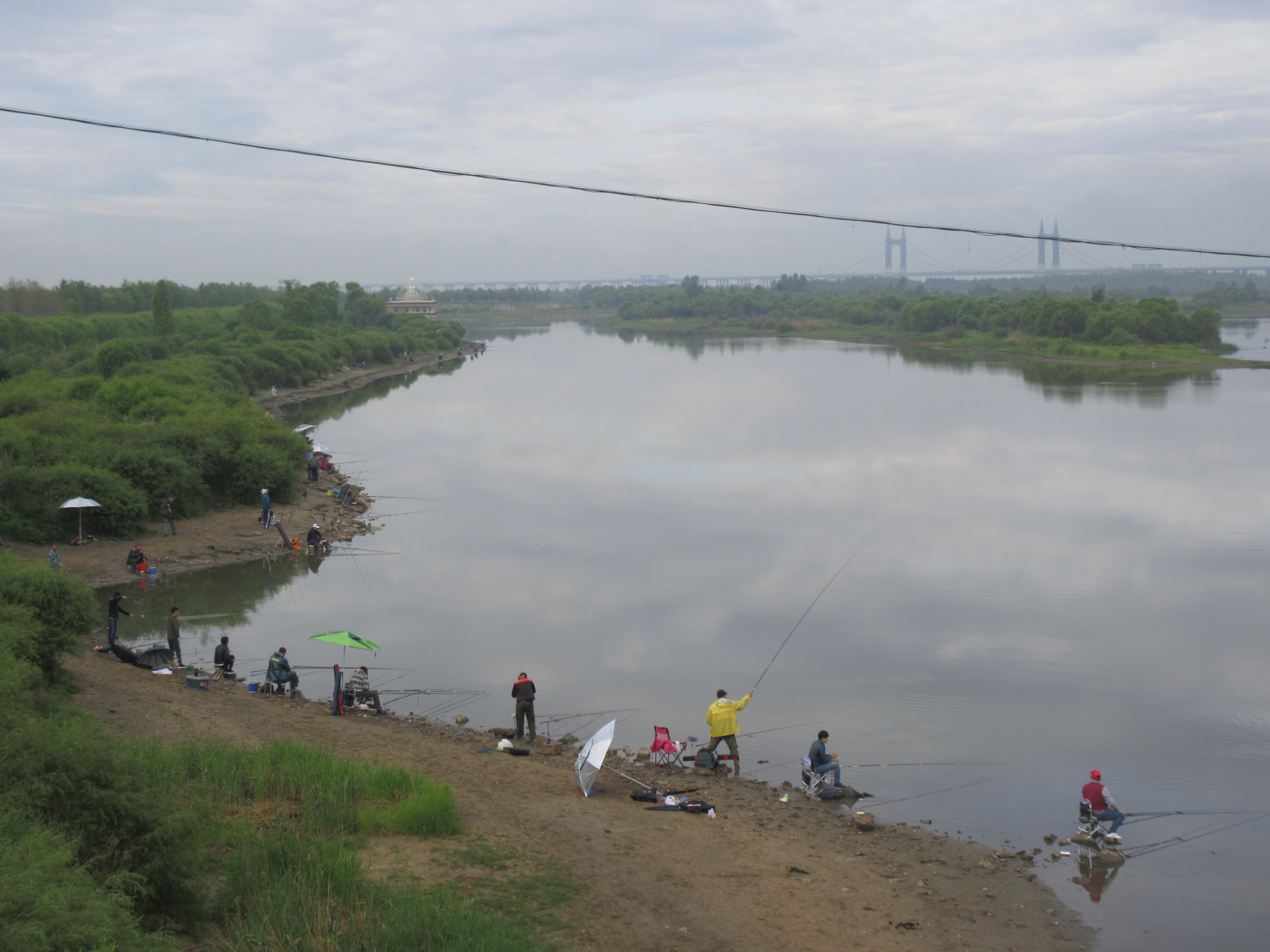 出鱼的好钓位可遇不可求，当然遛鱼上岸的手法也很主要