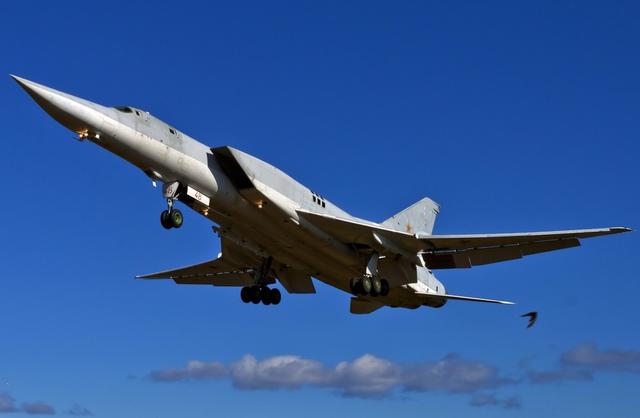 美国黑鸟sr72型高空侦察机退役,美国侦察机黑鸟为何退役