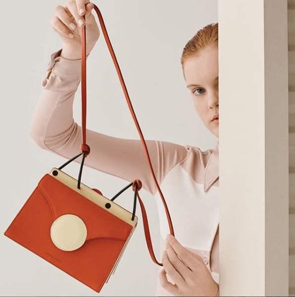 十大入门级轻奢女包千元下,女士小众轻奢品牌包推荐