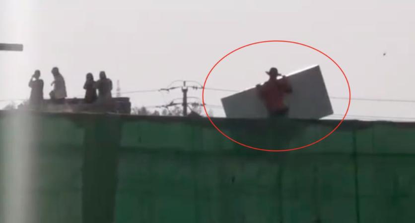 杨幂被拍素颜照,杨幂遭工作室曝光素颜照