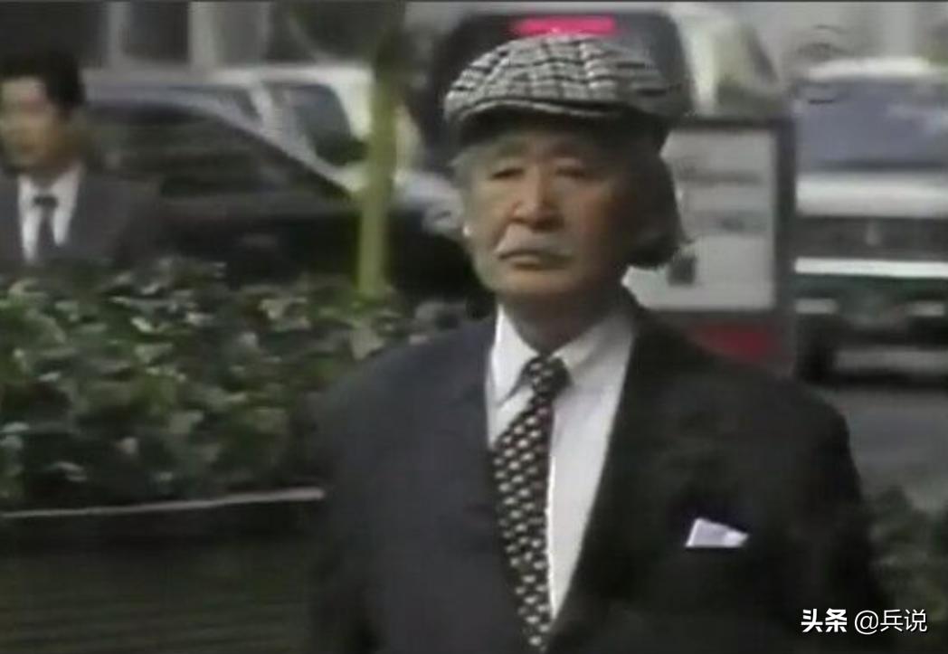 麦克阿瑟抓捕日军战犯,麦克阿瑟为什么要释放日本战犯