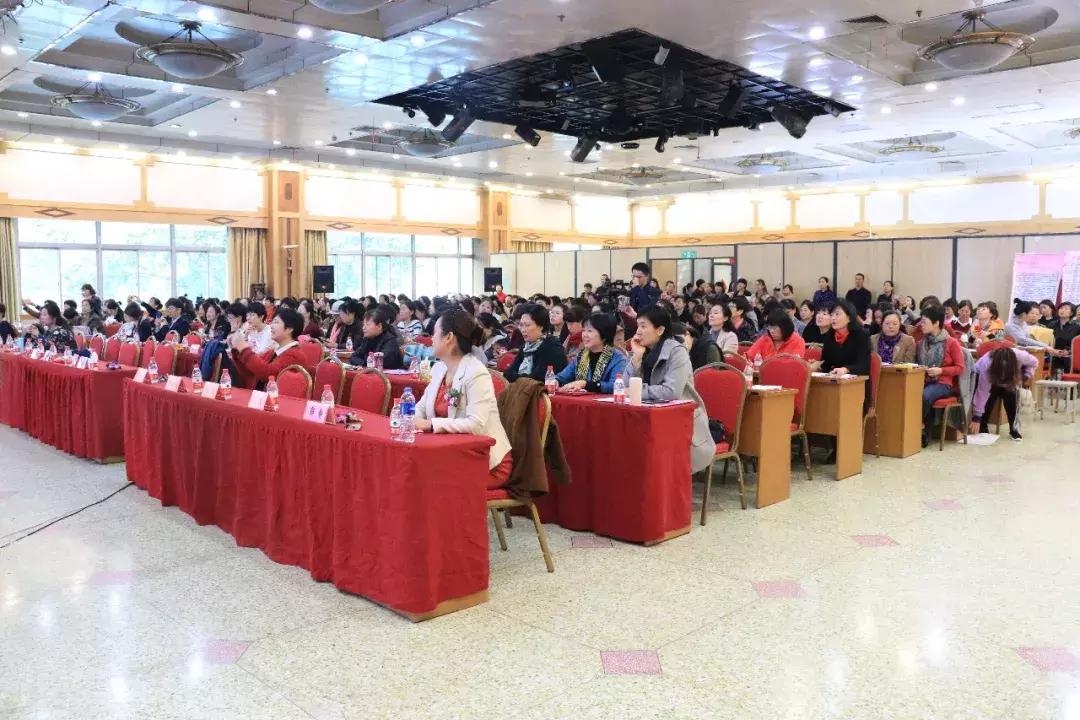 再谈妇科热点重申诊治规范——热烈祝贺2018年西安市第一届宫颈病变及阴道镜规范培训班”胜利闭幕