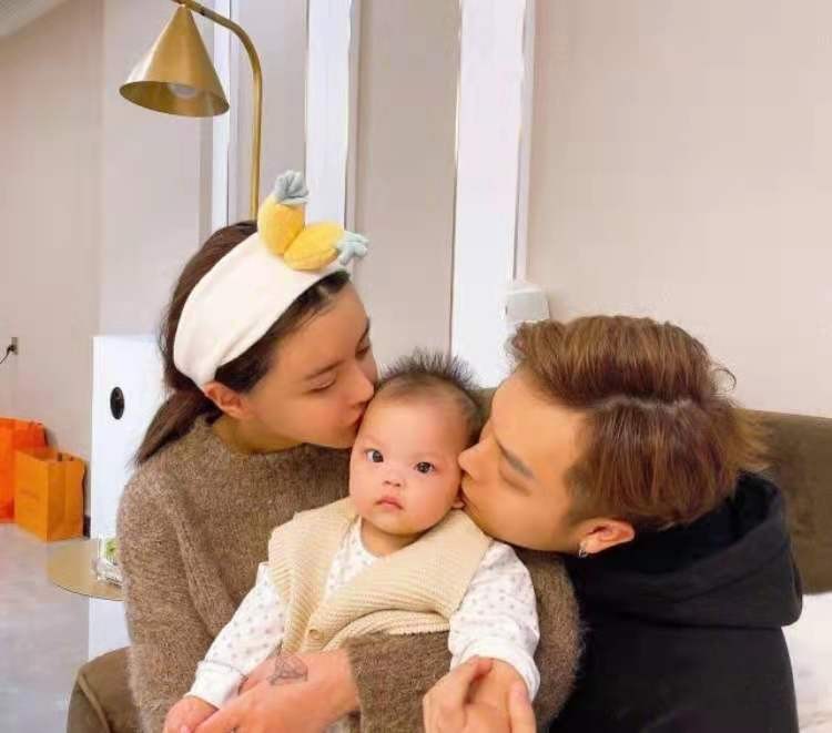 网红韩安冉整容了吗,网红失去滤镜后韩安冉整容明显