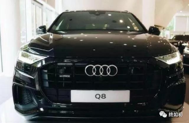 不愧是真正“撩妹王”！奥迪王牌配无框门+三大屏，卡宴招架不住