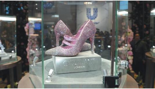 中国由“世界工厂”加速转向“世界市场”财大气粗当属中国企业！