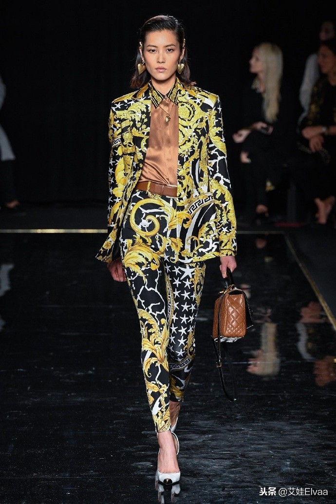 刘雯香奈儿走秀多还是奚梦瑶多,刘雯气质出众很有国际范的小姐姐