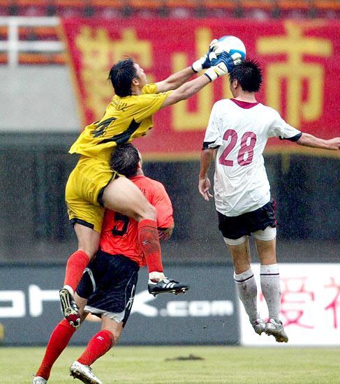 他是足球历史上最胖的门将,中国足球史上最牛的门将