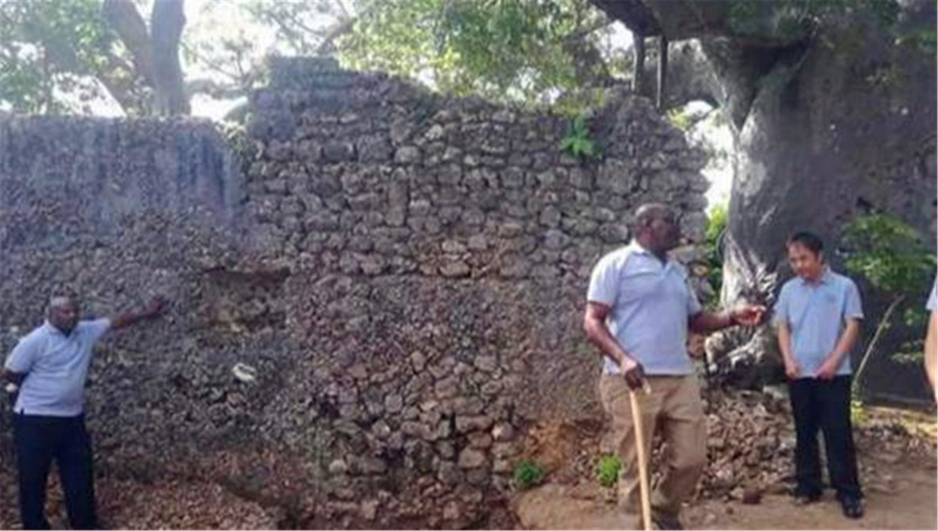 非洲发现明朝古墓，被挖掘后专家仰天长叹：600年前中国真是强大