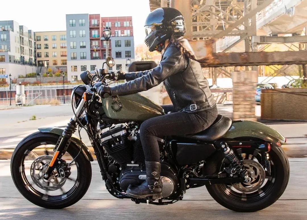 哈雷iron883,哈雷iron883硬汉新车