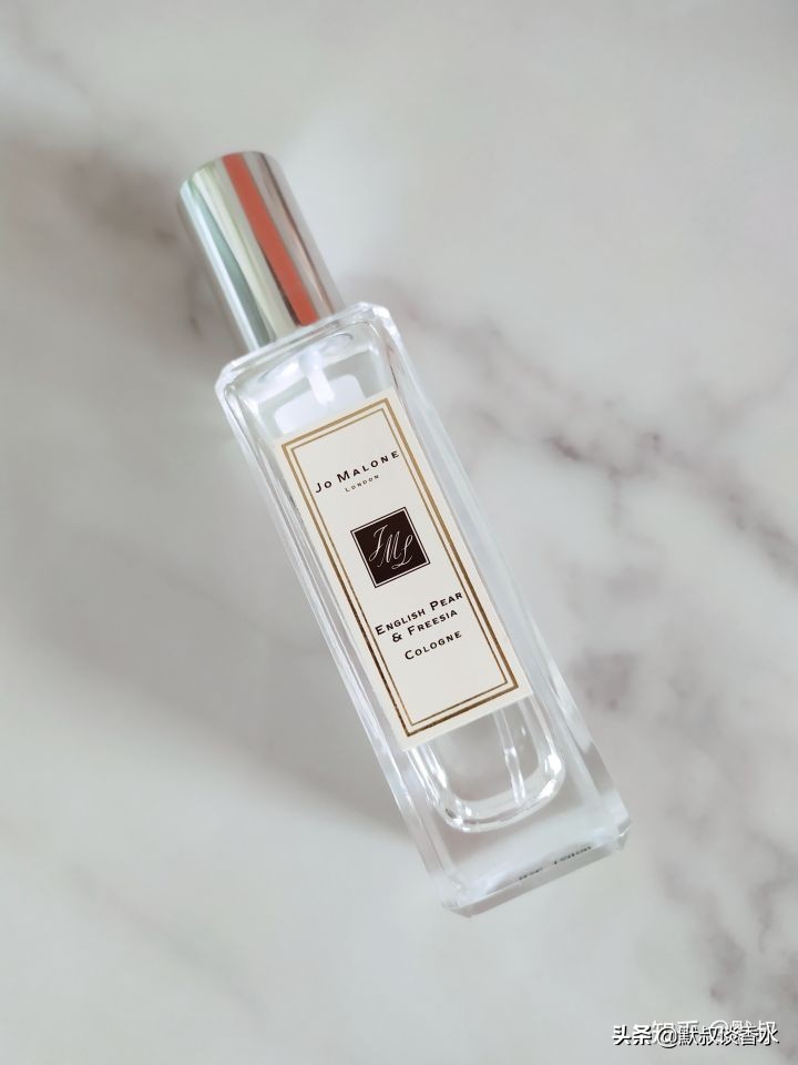 祖玛珑英国梨与小苍兰味道测评,默叔花香味香水