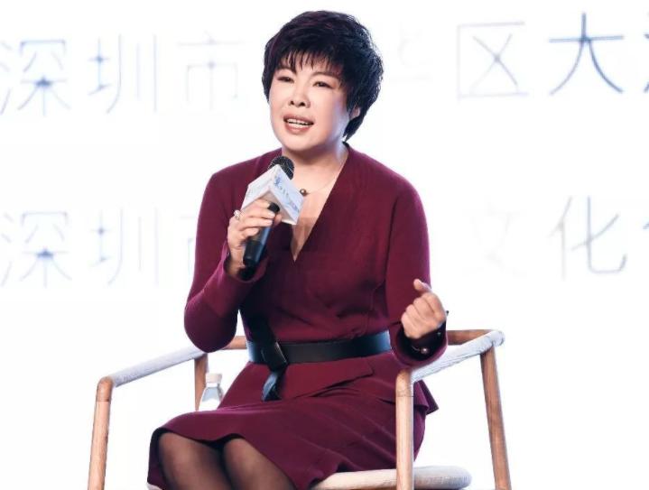 老梁揭秘为什么有人说于丹易中天,易中天评价于丹现象