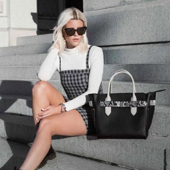 今年最流行托特包斜挎,托特包洋气百搭又好看