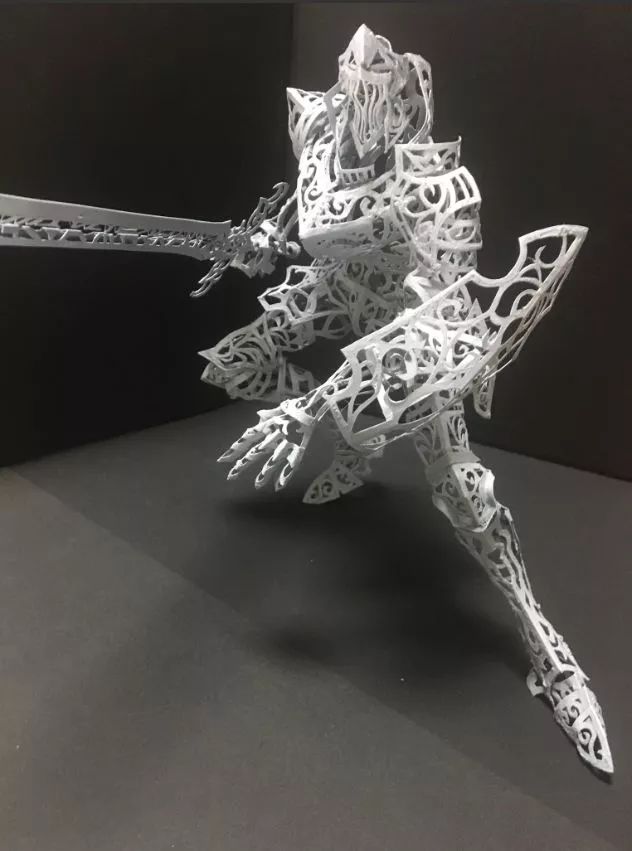 小哥用废纸盒惊艳27万人,跟他一比,我简直是手残