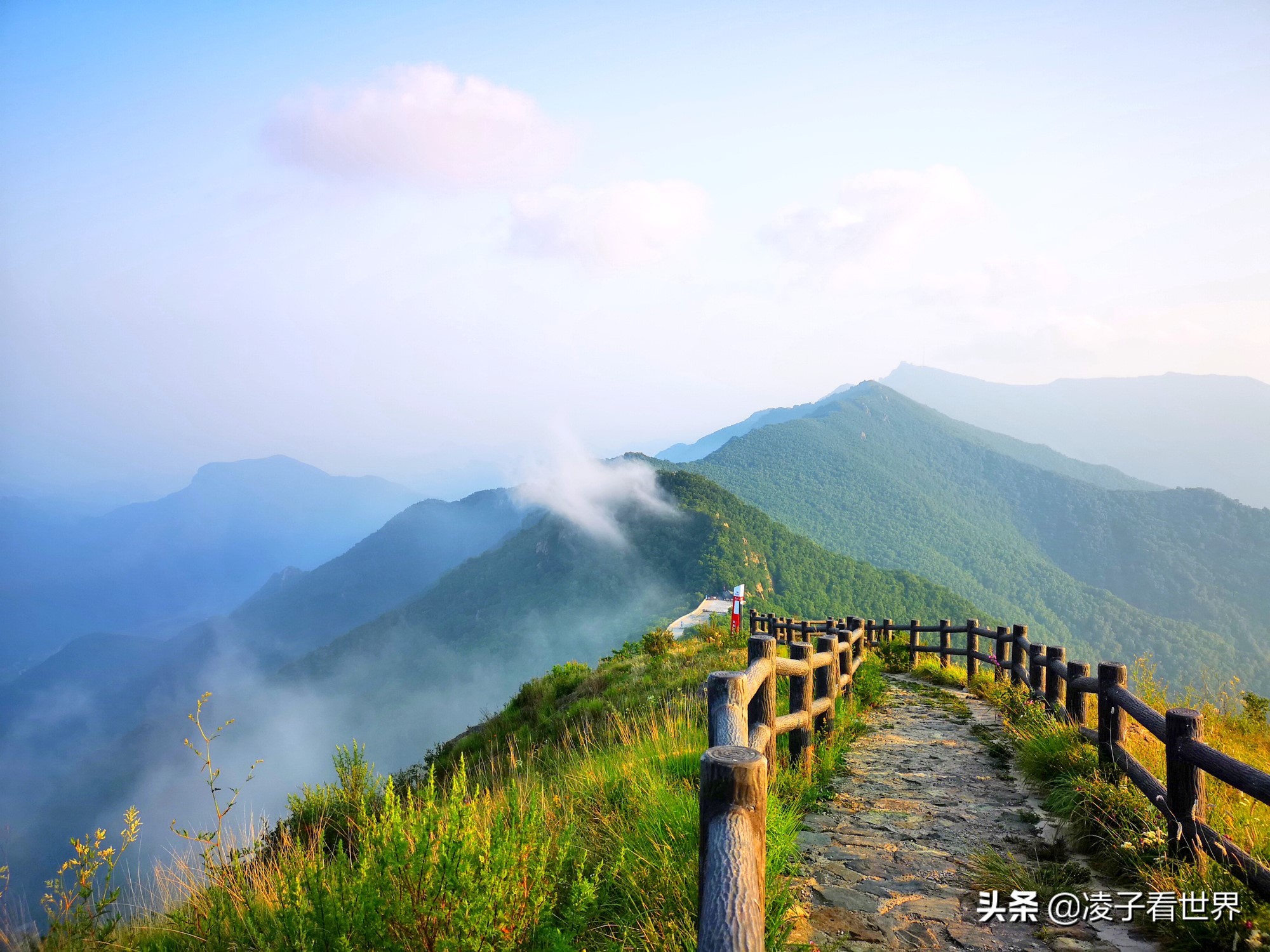 逃离北京40度高温，房山享受22度清凉，看银狐，逛古街吃铁锅炖