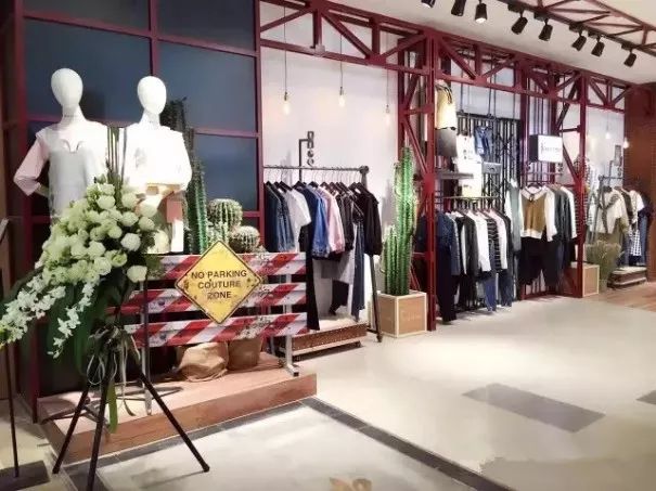 对比阿依莲、CCDD,这个少淑女装更受90、95后的青睐