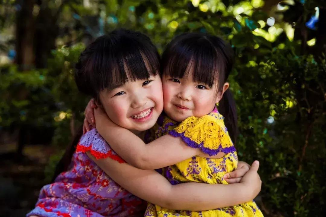 她拍了2000位美女，打*网破**红脸审美：这样的美人，流水线生产不出