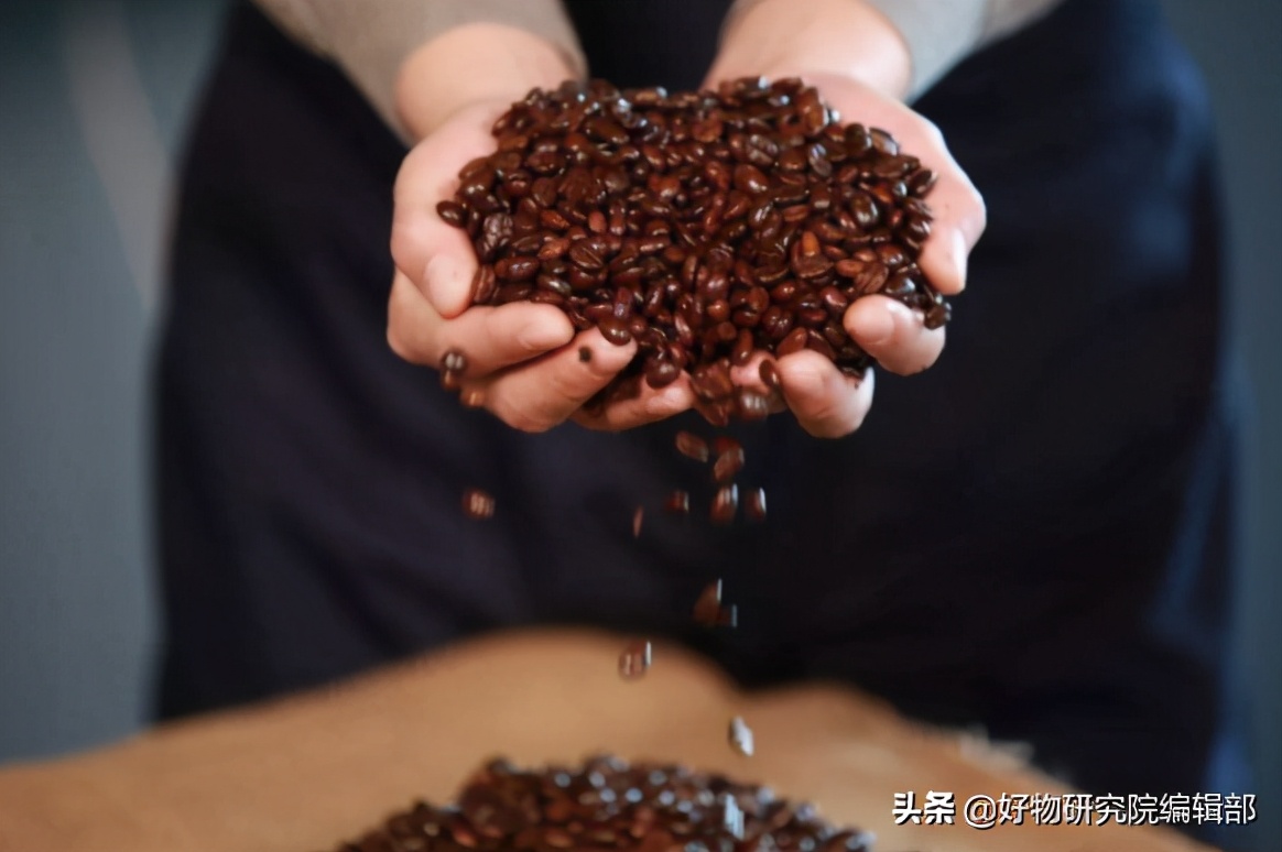 星巴克开600家新店计划，遭日本老牌打乱，2块喝一杯意式咖啡