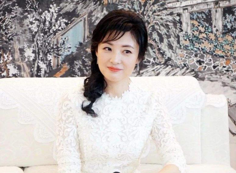 周涛带货翻车现场,红得发紫的央视一姐周涛呢