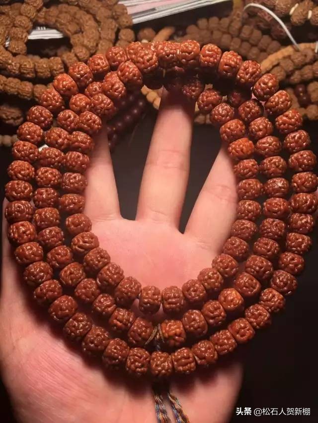 盘了100年的文玩核桃能卖多少钱,盘了1年的金刚