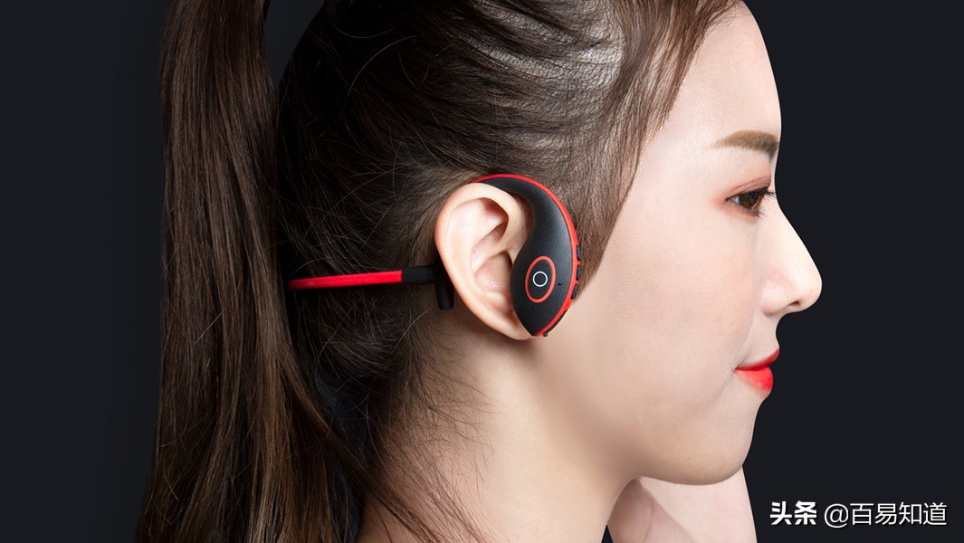 戴耳机听歌声音最大有什么危害,戴耳机听歌会影响音准吗