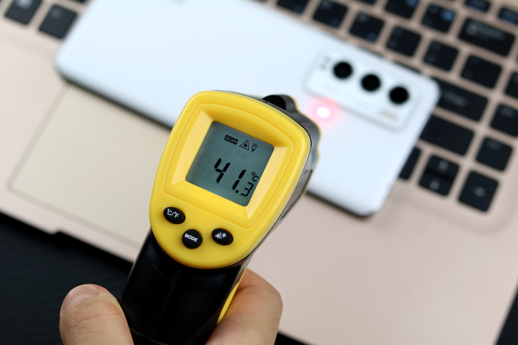 标准“水桶”级配置，realmeGT大师探索版评测，骁龙870+120Hz屏