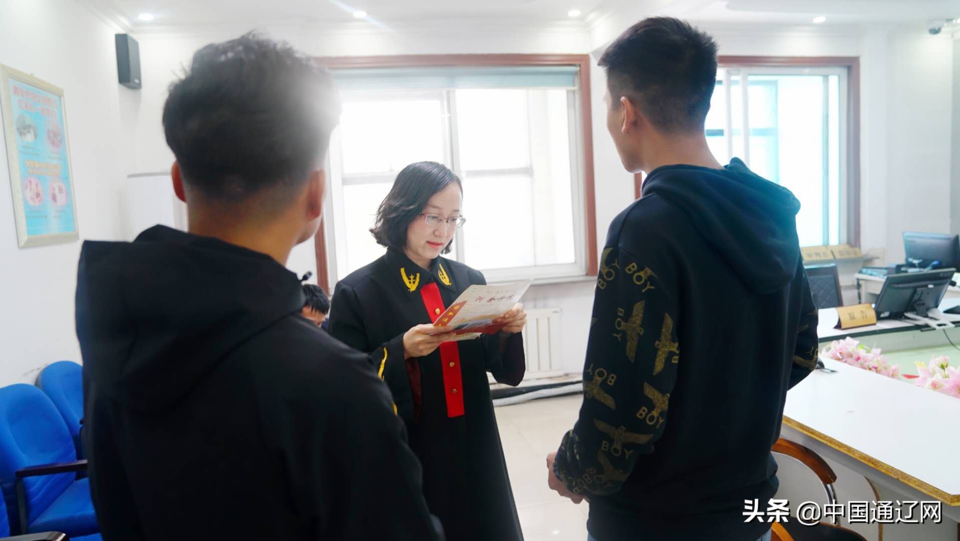 让孩子与太阳之间，不再隔着一堵高墙——记科尔沁区人民法院爱林工作室