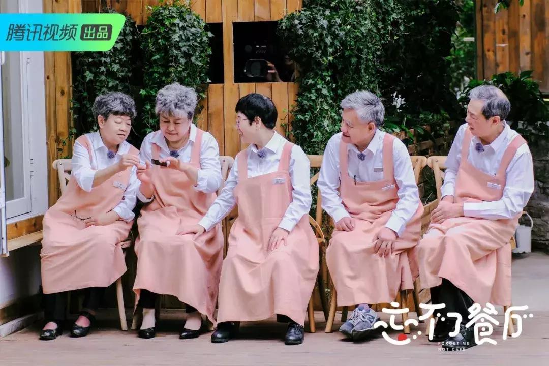 怎么延缓更年期绝经用什么药,更年期激素替代具体方法