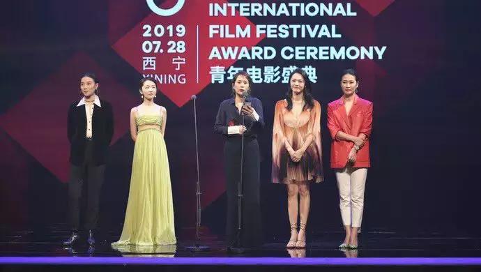 海清姚晨回应演员宣言,海清为中年女演员发声