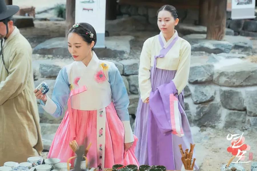 韩剧越抄越过分，拍《大长今》同时期古装剧，造型还能“偷”汉服