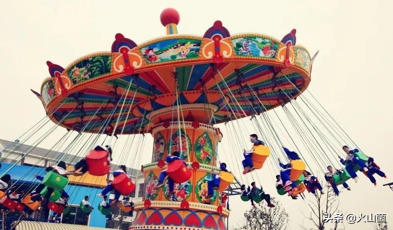 逃离高温“熔炉”，南方的夏天就该玩雪