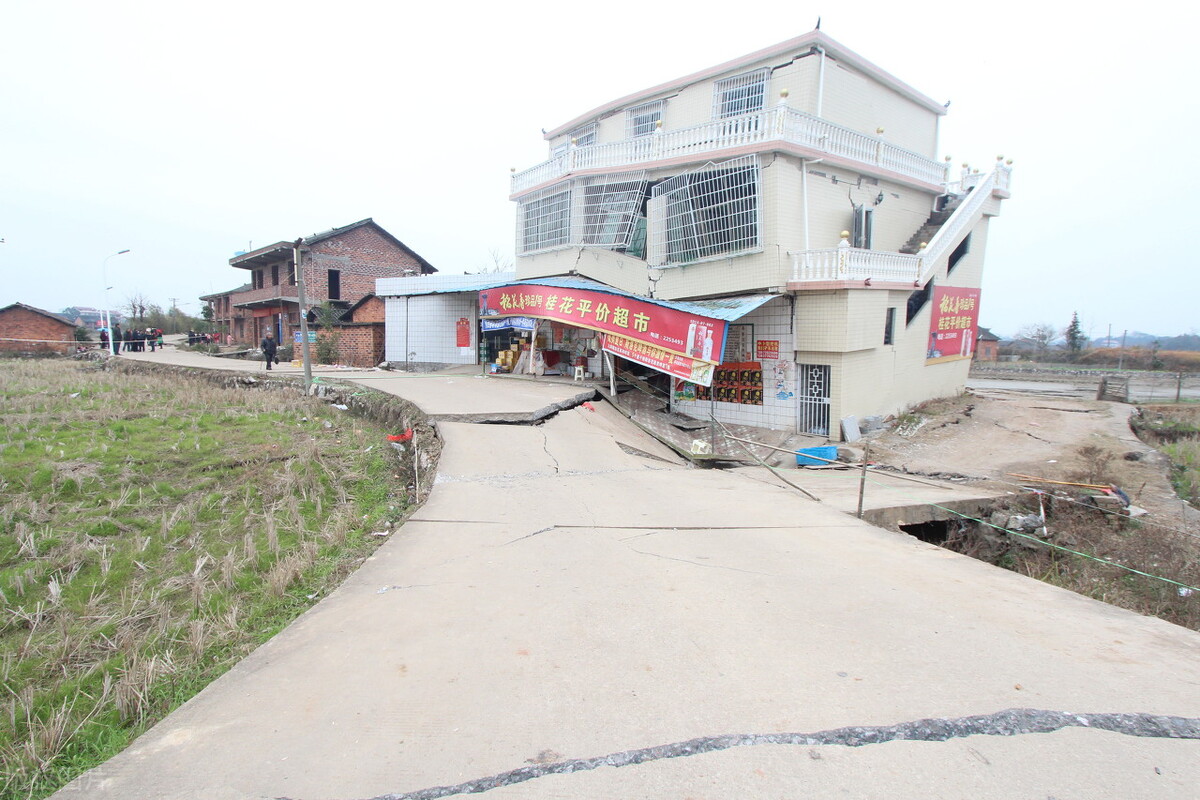 一不小心就喜欢上一个人怎么办,四十岁了喜欢上一个小女孩怎么办