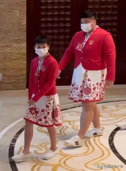 全红婵化身行走的人形挂件,全红婵人形挂件