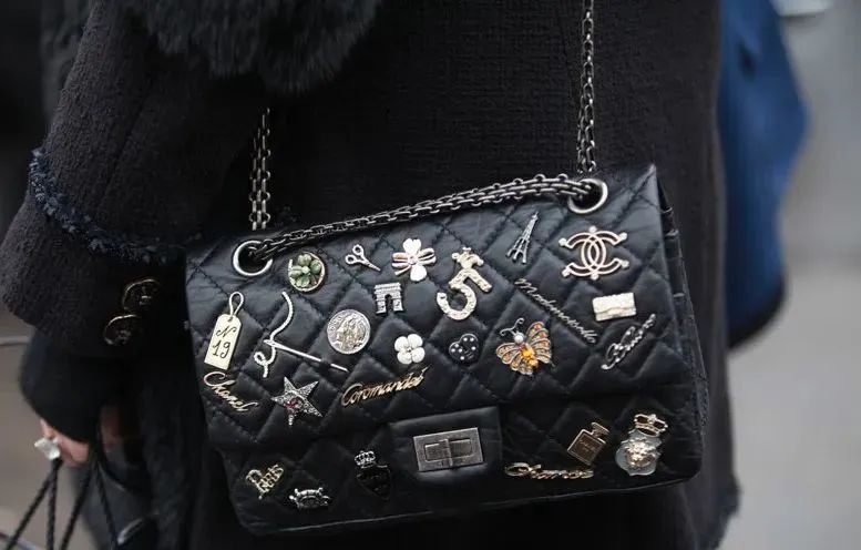 三十而已顾佳的香奈儿多少钱,顾佳和斯帝罗兰哪个好