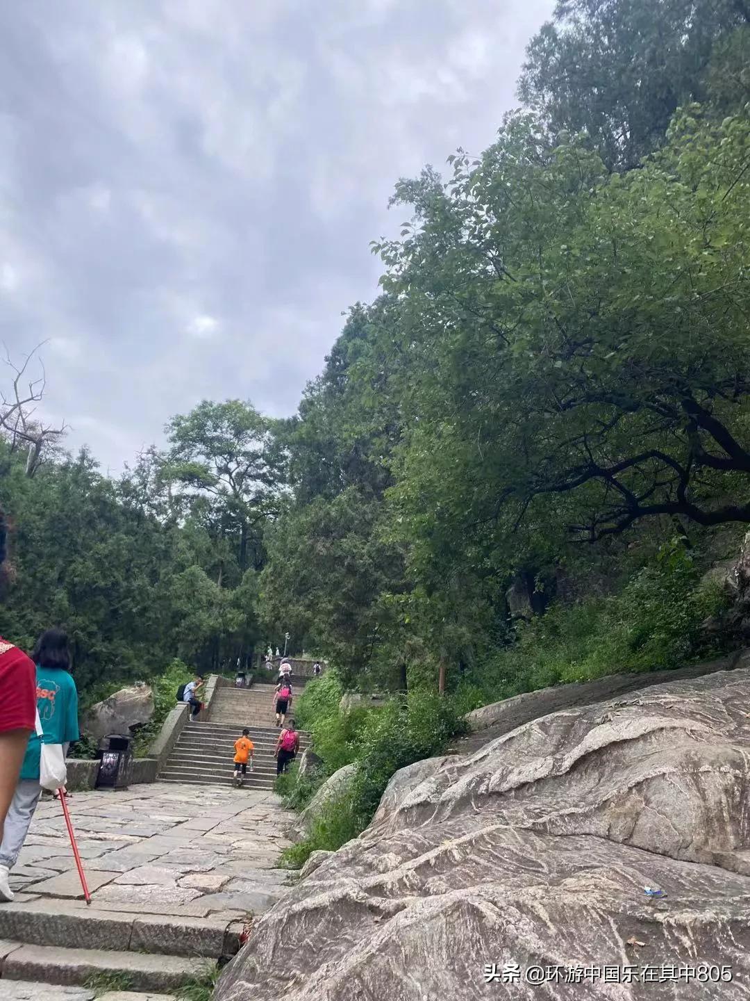 夜登泰山看日出攻略,夜爬泰山看日出后下山观景