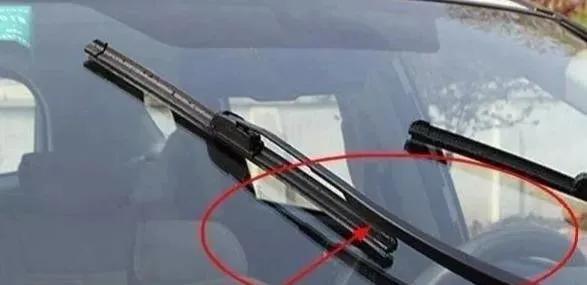 雨刮器刮出来有毛刺怎么办,雨刮器刮起来滋滋响怎么解决